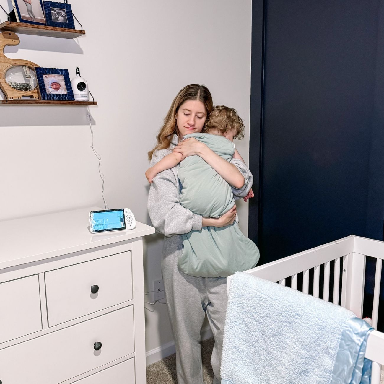 Babysense PRO: Video Baby Monitor with 2 Cameras, Non Wifi, Split Screen, Night Light & Sound Machine